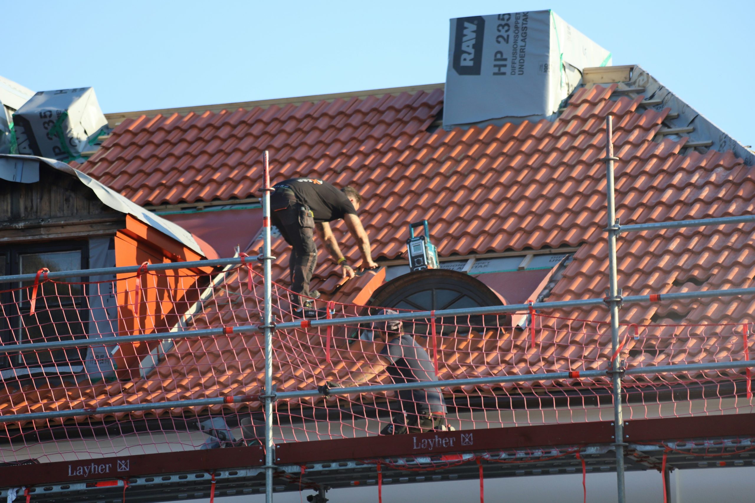 Roofing team